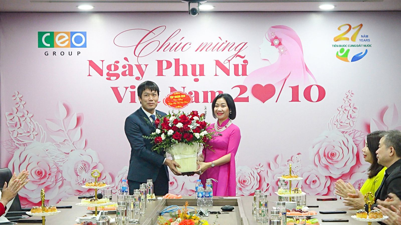 Tập đoàn CEO chúc mừng CBNV nữ nhân Ngày Phụ nữ Việt Nam 20/10 - Tập đoàn CEO